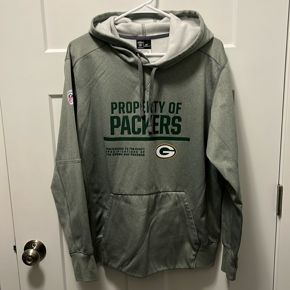 Nike men’s Green Bay Packers hoodie. Hardly worn. Sz medium. Perfect condition!